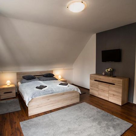 Szitakoeto Apartman Eger Exteriör bild