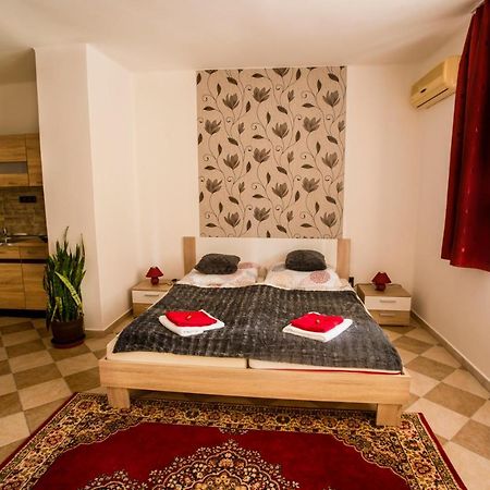 Szitakoeto Apartman Eger Exteriör bild