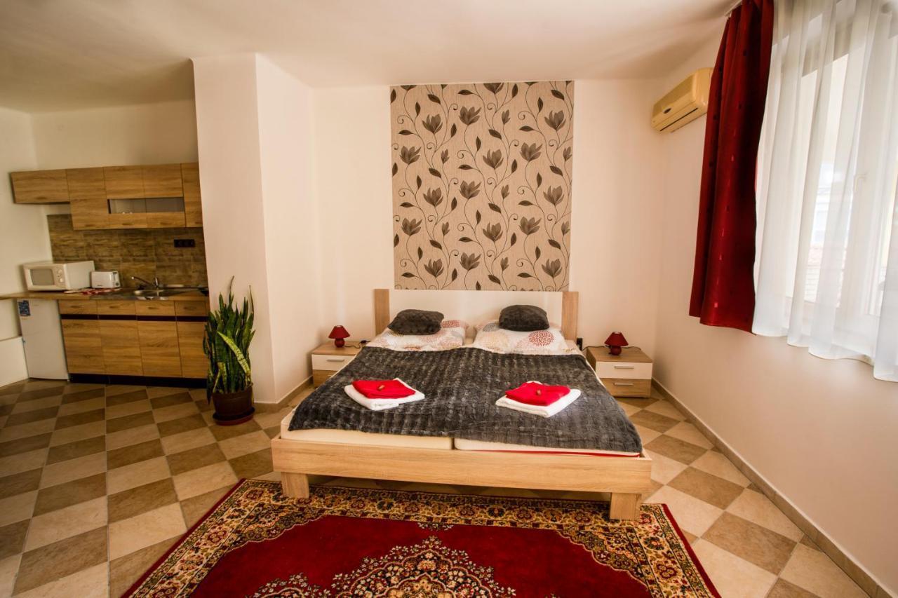 Szitakoeto Apartman Eger Exteriör bild